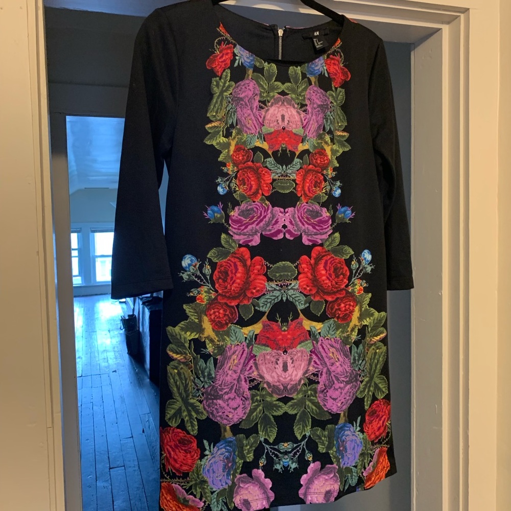 H&M Bold Floral Mini Dress Sz. Small